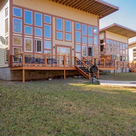Seven Bluff Cabins Concan Exterior photo