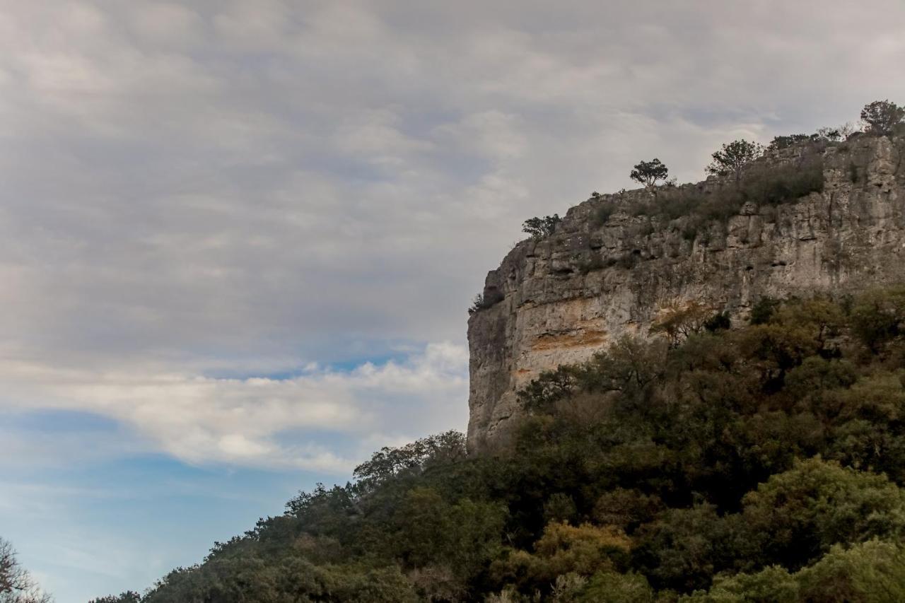Seven Bluff Cabins Concan Exterior photo