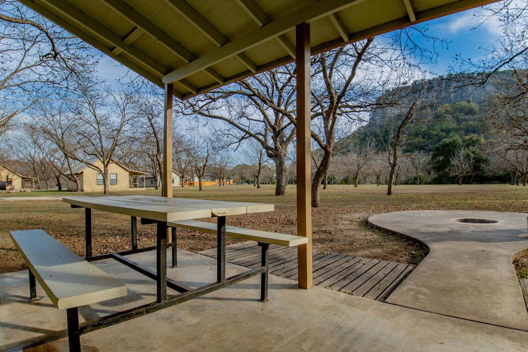 Seven Bluff Cabins Concan Exterior photo